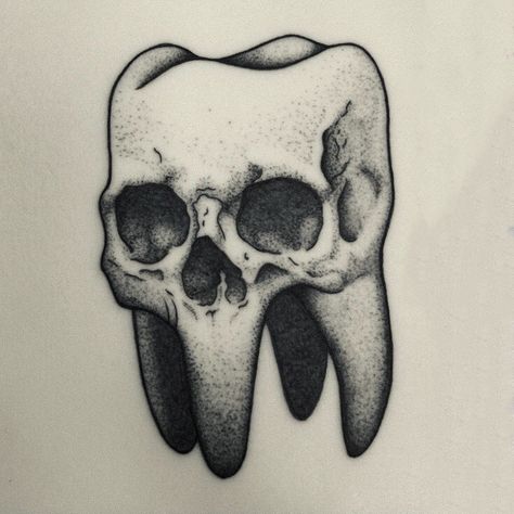 @lamistica.ink on instagram Macabre Tattoo Designs, Cat Jaw Bone Tattoo, Traditional Teeth Tattoo, Skull Bicep Tattoo, Easy Goth Tattoos, Mandible Tattoo, Unsettling Tattoos, Eye Ball Tattoos, Sharp Teeth Tattoo