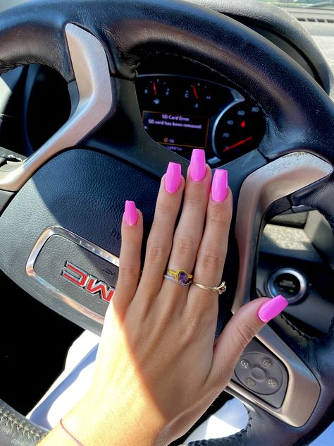 One Color Summer Nails Acrylic, Acrylic Nails Ideas Coffin Pink, Light Pink And Neon Pink Nails, Summer Nails 1 Color, Hot Pink Cruise Nails, Pink Nails Sns Powder, Bright Sns Nails, Coffin Acrylic Nails Bright, Bright Pink Nails Coffin