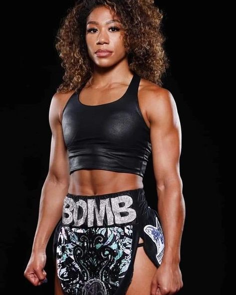 #SwagHerSpotlight #AlyciaBaumgardner 🖤🥊 #viral #fyp #explorepage Follow #SwagHerMagazine "For the Intentional Black woman who likes to keep it real in life and business" Alycia Baumgardner, Women Boxing, Back And Biceps, Lift And Carry, Keep It Real, Mixed Martial Arts, Body Goals, Fitness Motivation, Black Women