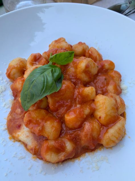 Aesthetic Gnocchi, Gnocchi With Sauce, Gnocchi Aesthetic, Pasta Gnocchi, Gnocchi Pasta, Tasty Pasta, Food Goals, Food Is Fuel, Food Obsession