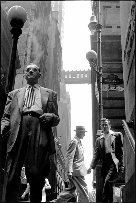 Magnum photographers' historic shots of New York – in pictures | Art and design | The Guardian Wall Street Nyc, Old Money Vintage, Money Vintage, New York Pictures, Street New York, Marcel Proust, Free Photography, Magnum Photos, Lifestyle Inspiration