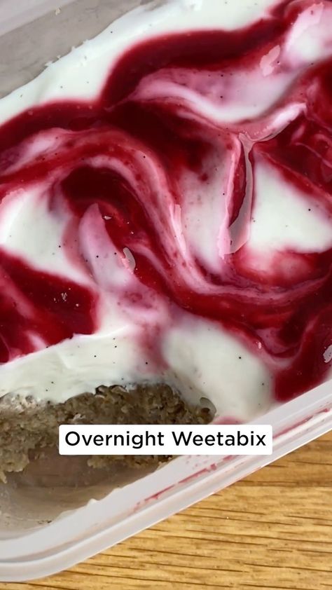 sainsburysmag on Instagram: Overnight Weetabix 😍 Forget overnight oats - this viral recipe trend is healthy AND delicious. You can add whatever toppings you like, from… Weetabix Cheesecake Breakfast, Weetabix Overnight Oats, Overnight Weetabix Recipes, Interesting Dinners, Weetabix Cheesecake, Easy Breakfast Snacks, Weetabix Recipes, Vanilla Bean Paste, Frozen Summer