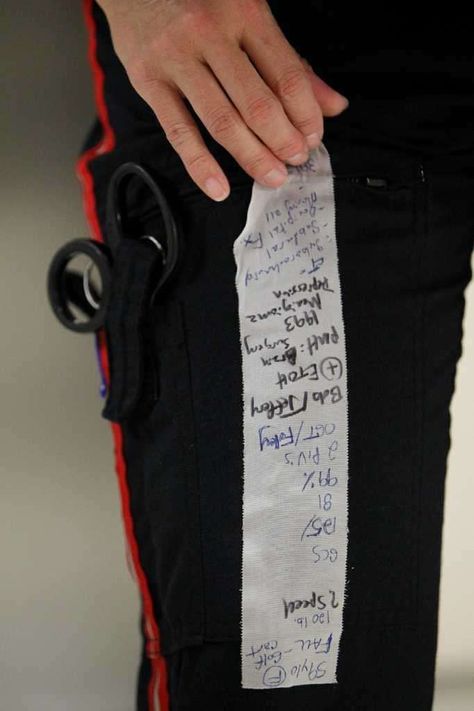 Lisa Covington, 44, a Life Flight nurse and paramedic, reviews her patient notes upon arrival at Memorial Hermann Hospital in the Medical Center on Friday, Aug. 19, 2011, in Houston. Photo: Mayra Beltran, Chronicle / ©️️ 2011 Houston Chronicle Emt Study, Flight Paramedic, Psychiatric Nurse Practitioner, Flight Nurse, Nurse Inspiration, Nurse Aesthetic, Nursing Schools, Nurse Midwife, Emt Paramedic