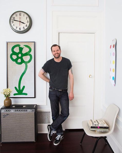 Home Tour: Max Humphrey's Modern Americana Abode | Schoolhouse Modern Americana Decor, Max Humphrey, Randolph Carter, Modern Americana, Hosting Dinner, Host Dinner Party, Space Photography, Design A Space, Americana Decor