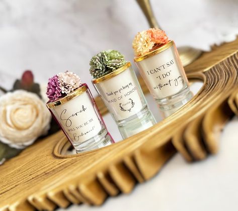 Personalized Will You Be My Bridesmaid Candle Gifts - Etsy Turkey Bridesmaid Candle Gift, Bridesmaid Candles, Bridesmaid Candle, Gift For Bridesmaids, Candle Gifts, Gifts Bridesmaid, Will You Be My Bridesmaid, Be My Bridesmaid, Bridal Party Gifts