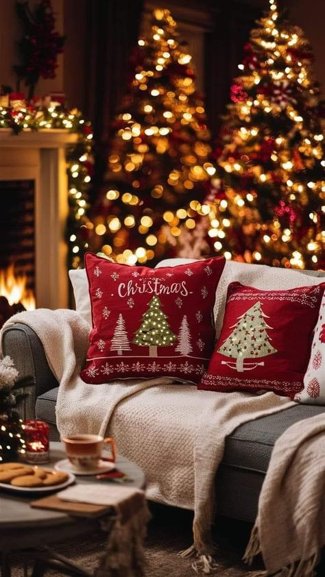 Retail Decor, Christmas Retail, Christmas Village Sets, Christmas Dreaming, Modern Christmas Decor, Christmas Decor Inspiration, Christmas Decorations Living Room, Christmas Themes Decorations, Christmas Scents