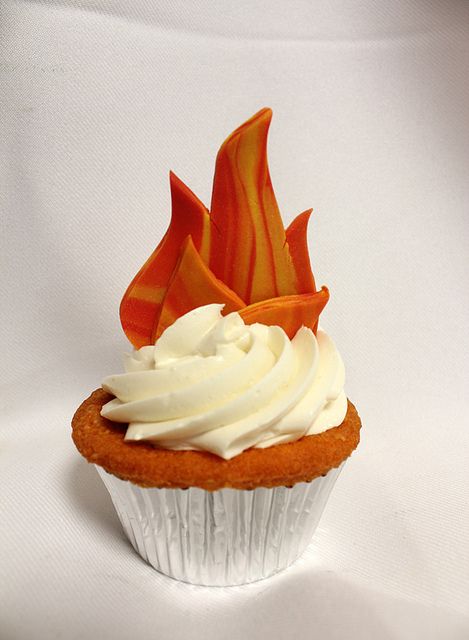 Shavuot Crafts, Fire Cupcakes, Camping Cakes, Fireman Birthday, Woodland Birthday Party, Cupcake Bakery, Cupcake Designs, Camping Birthday, Camping Party