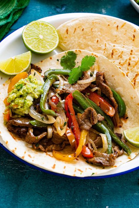 Flank Steak Fajitas, Southwestern Recipes, Beef Fajitas, Fresh Guacamole, Fajita Recipe, Steak Fajitas, Fajitas, Clean Recipes, Copycat Recipes