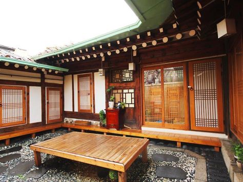 Hanok House, Korean Traditional House, Traditional Korean House, Asian House, Japan Home, Asian Architecture, Casa Exterior, Japanese Architecture, Japanese House