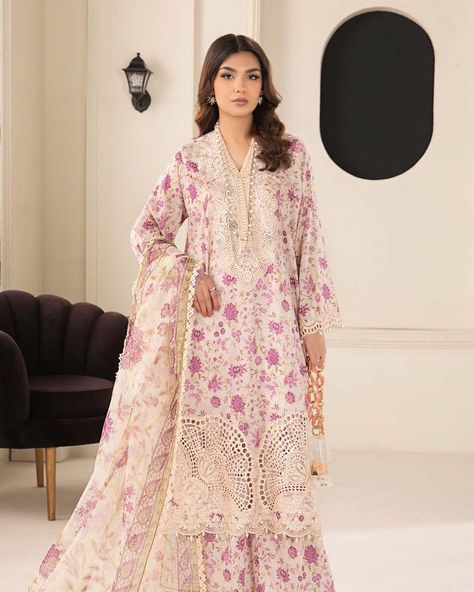 For online booking +92 322 2309626 +92 310 0225488 PRICE 3750 Printed Pure Lawn Front with heavy neck patch & heavy both-sided daman patch Printed Lawn Back Lawn Printed Sleeves with embroidery patch Printed Trouser Digital Printed chiffon dupatta #ladies3piecesuit #ladies3piecesuitpriceinpakistan #ladies3piece #ladies3piecesuitdesign #pakistaniclothesdesign2023 #3piecesuit #printed3piecesuitdesign #wintercollection #wintersaleonbrands #wholesaleclothmarketinkarachi #wholesalemarket #wholes... Pakistani Velvet Dresses, Floral Lawn, Maria B Lawn, Pakistani Dresses Online Shopping, Latest Pakistani Fashion, Latest Pakistani Dresses, Designer Suits Online, Pakistani Clothes Online, Pakistani Designer Clothes