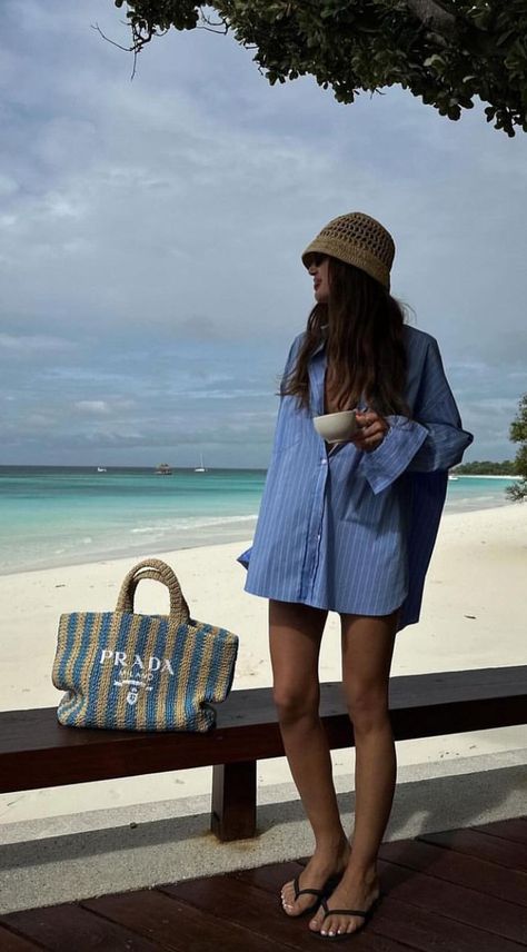 Relaxed Beach Style Outfits, Masc Beach Outfits For Women, St Barths Outfits, Island Hopping Outfit, Cabo Outfits Vacation Style, Vacay Outfits Beach, Cabo Outfits, Island Vacation Outfits, Women Beach Outfits