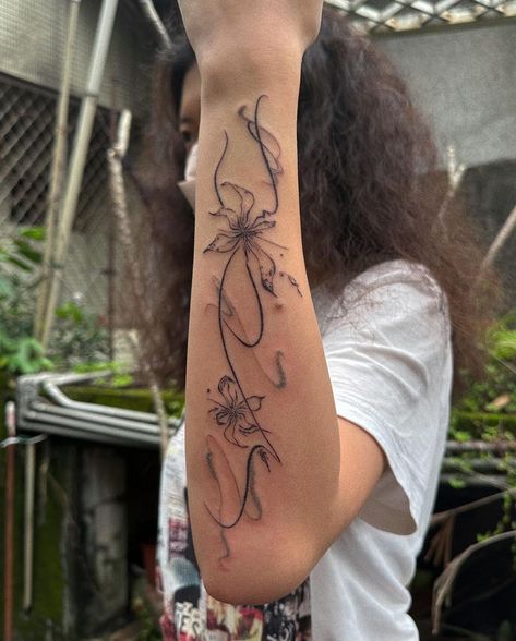 Korean Style Women, Women Casual Flats, Dope Tattoos For Women, Discreet Tattoos, Dainty Tattoos, Elegant Tattoos, Feminine Tattoos, Dope Tattoos, Simplistic Tattoos