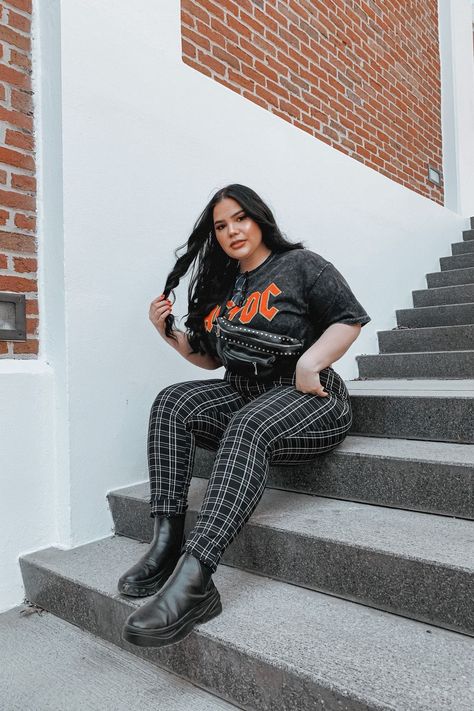 Plus-Size Summer Outfit Ideas | Stylish Warm-Weather Clothes Plus Size Photo Poses, Goth Gifts, Plus Size Posing, How To Impress, Plus Size Summer Outfits, Alt Fashion, Curvy Girl Fashion, Curvy Girl Outfits, Plaid Pants