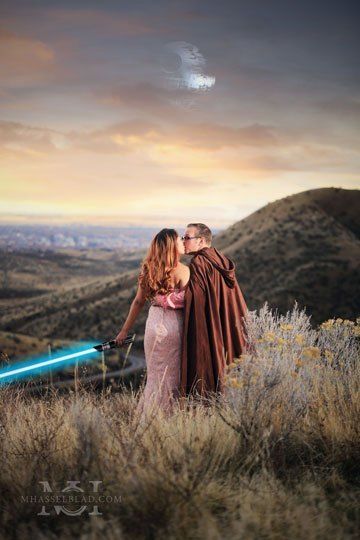 Star Wars Engagement Photos, Star Wars Engagement, Star Wars Couples, Star Wars Wedding Theme, Themed Wedding Decorations, Anniversary Shoot, Couple Pregnancy Photoshoot, Star Wars Halloween, Star Wars Wedding