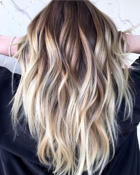 Blonde Lowlights, Brown Ombre Hair, Ombre Hair Blonde, Balayage Blonde, Brown Hair With Blonde Highlights, Pinterest Hair, Balayage Hair Blonde, Short Hair Balayage, Penteado Cabelo Curto