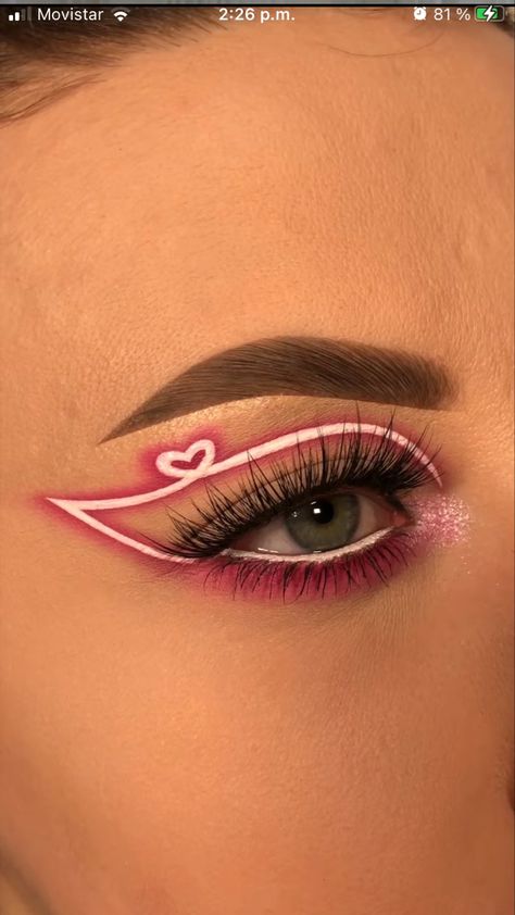 Make Up Yeux, Crazy Eye Makeup, Ladybug Und Cat Noir, Vampire Bride, Eye Makeup Images, Cute Eye Makeup, Graphic Makeup, Eye Makeup Pictures, Valentines Makeup