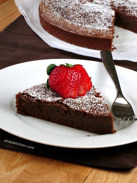 Chickpea Chocolate Cake, Chickpea Cake Recipe, Flourless Torte, Chickpea Cake, Chickpea Cakes, Protein Cake, Recipes Chocolate, Flourless Chocolate Cakes, Espresso Powder