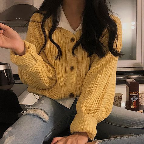 Cardigan Outfit Korean, Sweater Outfits Korean, Yellow Cardigan Outfits, Yellow Sweater Outfit, Cardigan Outfit Aesthetic, Winter Cardigan Outfit, Hufflepuff Aesthetic, Winter Sweater Outfits, Winter Outfits Aesthetic