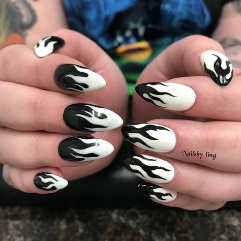 White And Black Flame Nails, Fire Nail Art, Nail Hot, Black White Nails, Art Design Ideas, Black Nail Art, Edgy Nails, Gray Nails, Nails White