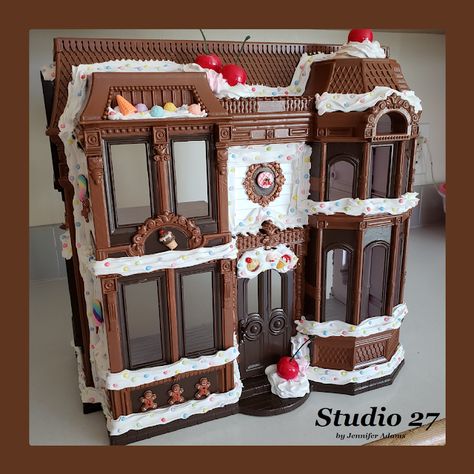 Dollhouse Turned Gingerbread House Diy Gingerbread Ornaments, Doll House Makeover, Old Dollhouse, Diy Gingerbread House, Gingerbread Castle, Camping Kids, Diy Gingerbread, Christmas Dollhouse, Chocolate House