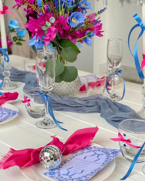 Mama Mia Themed Picnic, Bridal Shower Mama Mia, Mamma Mia Shower Theme, Mama Mia Baby Shower Ideas, Mamma Mia Picnic, Mamma Mia Bridal Party, Momma Mia Bridal Shower Theme, Mamma Mia Table Decor, Mama Mia Baby Shower Theme