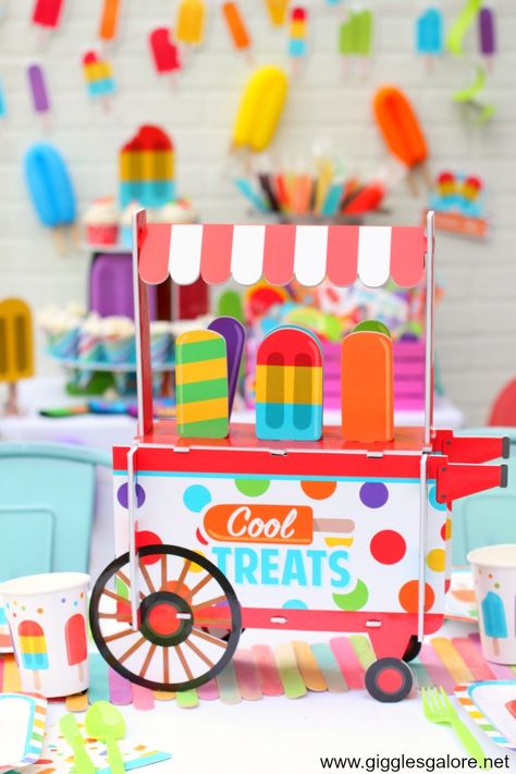 Popsicle Stand, Frozen Popsicles, Cool Treats, Popsicle Party, Herb Boxes, Diy Popsicle, Pineapple Parties, Homemade Popsicles, Party Inspo