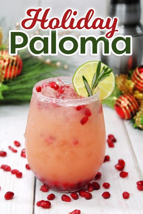 Holiday Paloma recipe is made with Tequila, grapefruit juice, and tonic water with a tasty rosemary simple syrup. Great Christmas cocktail recipe! #drinks #recipes #christmas Paloma Drink, Holiday Drinks Christmas, Best Christmas Cocktails, Paloma Recipe, Christmas Drinks Alcohol, Grapefruit Cocktail, Paloma Cocktail, Rosemary Simple Syrup, Christmas Punch Recipes