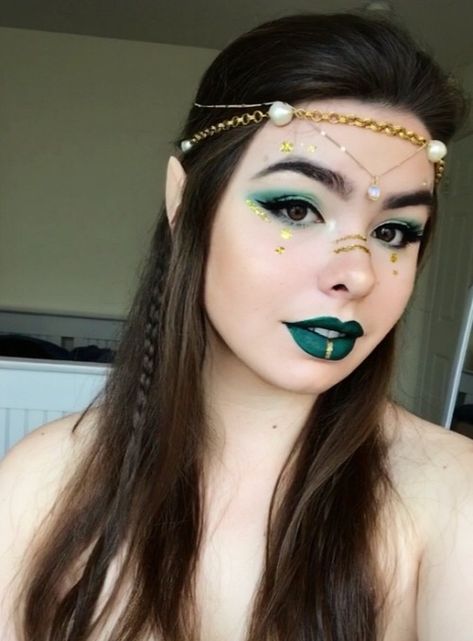 Woodland Fairy Makeup, Wood Elf Costume, Elven Makeup, Faerie Makeup, Fairy Halloween Makeup, Elven Hairstyles, Frozen Makeup, Makeup Themes, Pixie Makeup