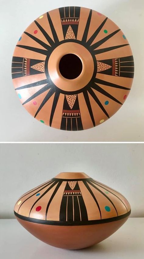 Les Namingha (Hopi/Zuni), Kokosori spots jar, 2020. Hopi Pottery, Southwest Usa, Southwest Design, Water Design, American Indian Art, Gourd Art, Indian Art, Wood Turning, Pottery Art