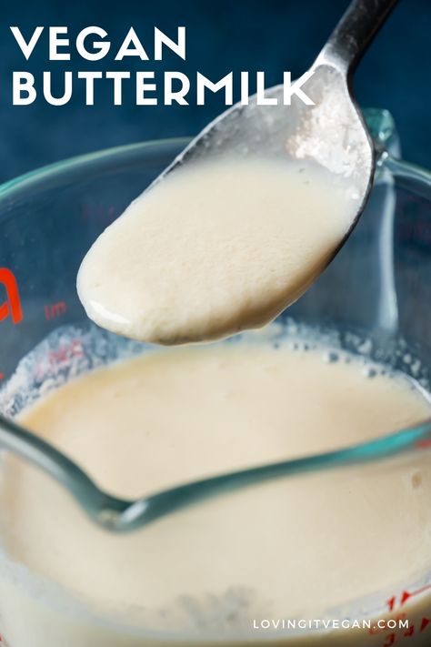 Easy step by step instructions to make your own homemade vegan buttermilk substitute. Perfect for use in cakes and baking. | lovingitvegan.com Vegan Buttermilk, Buttermilk Substitute, Vegan Substitutes, Buttermilk Recipes, Vegan Dip, Baking Science, Allergy Free Recipes, Vegan Thanksgiving, English Food