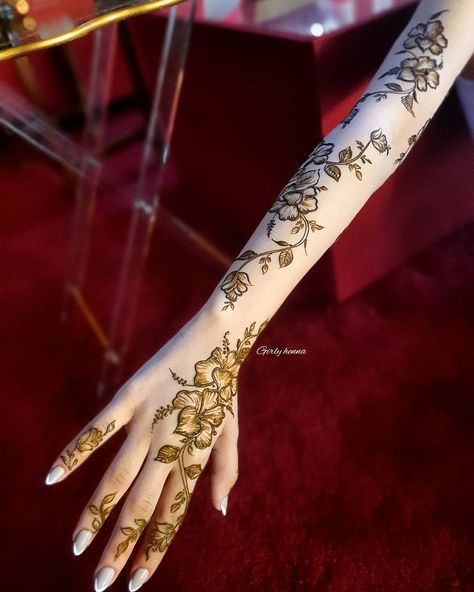 Mendhi Patterns, Dubai Henna, Girly Henna, Modern Henna, Modern Henna Designs, Pretty Henna, Henna Art Designs, Pretty Henna Designs, Arabic Design