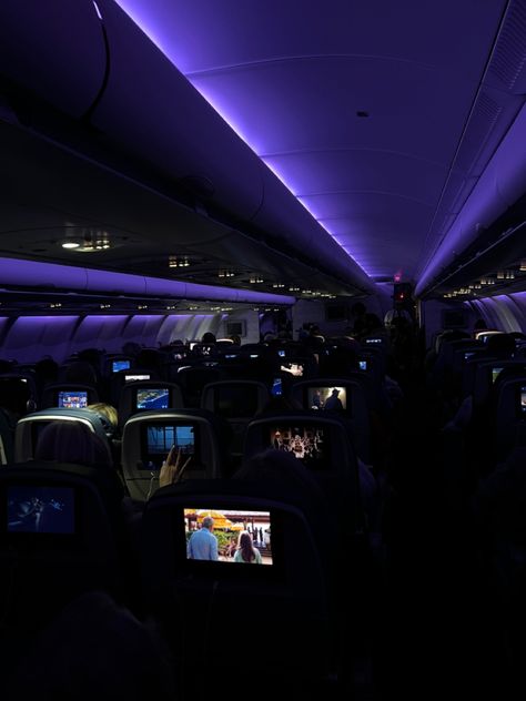 inside of airplane at night Airplane At Night, Inside Airplane, Plane At Night, Window View Night, Airplane Window View, Travel Aesthetics, Catch Flights, Airplane Window, Night Flight