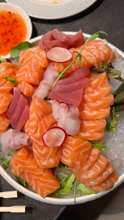 Sashimi Aesthetic, Foreign Food, Healthy Food Motivation, Food Drinks Dessert, Food Is Fuel, Japan Food, Nom Nom Nom, Food Obsession, Pretty Food