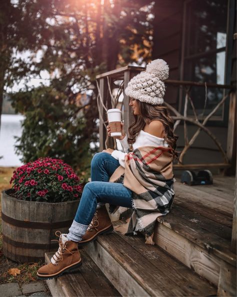 Warm Hiking Outfit, Caitlin Covington, Warm Fall Outfits, Winter Photoshoot, Fall Wear, Fall Photoshoot, Cold Weather Fashion, Cute Fall Outfits, Fall Fashion Outfits