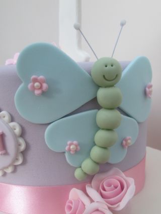 A 1st Birthday Cake for a little one who loves Butterfly’s Fondant Butterfly, Cake Furniture, Cake Rainbow, Butterfly Birthday Cakes, Garden Butterfly, Rainbow Birthday Cake, 4th Birthday Cakes, Fondant Baby, 2 Birthday Cake