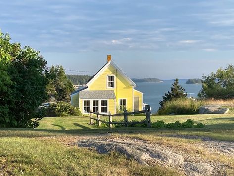 Yellow New England House, Small Beach House Aesthetic, Small Yellow House, Cottage By The Sea, Yellow House, House By The Sea, Yellow Houses, Seaside Cottage, Summer Cottage