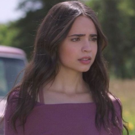 Feel The Beat April, Sofia Carson Icons, Tyler Carter, Kelly Clarkson Show, Sophia Carson, It Girls, Girl Movies, Cameron Boyce, Sofia Carson