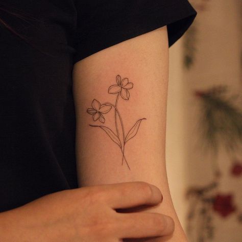 Growing Sideways Tattoo, Sideways Tattoo, Growing Sideways, Flower Growing, Flowers Tattoo, Brown Flower, Tattoo Inspo, Growing Flowers, Leaf Tattoos