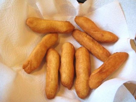 Festival!!!! no not a party..FOOD! Jamaican 'sweet' fried bread (best description i got) Jamaican Festival Recipe Fried Dumplings, Jamaican Cornbread, Festival Jamaican, Food Jamaican, Jamaica Party, Jamaican Festival, Festival Recipe, Bits And Bites, Carribean Food