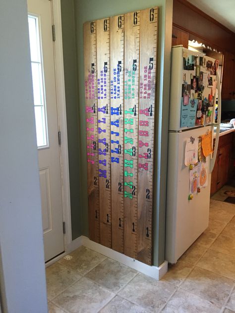 Height Chart! Made with tongue and groove boards for multiple kids. Easy to take apart and give to them when they get older and have their own kids... Flea Market Crafts, Market Crafts, Wall Growth Chart, Kids Growth Chart, Growth Charts, Kids Things To Do, Kids Memories, Height Chart, Take Apart