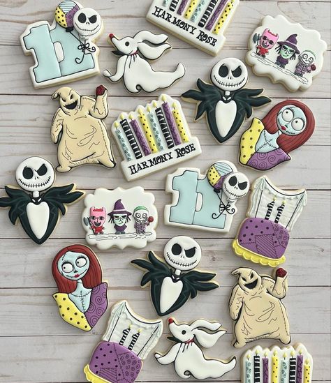 Nightmare Before Christmas Cookies, Halloween Themed Birthday Party, Halloween Baby Shower Theme, Sally Nightmare Before Christmas, Nightmare Before Christmas Halloween, Halloween Baking, Christmas Baby Shower, Fall Cookies, Jack And Sally