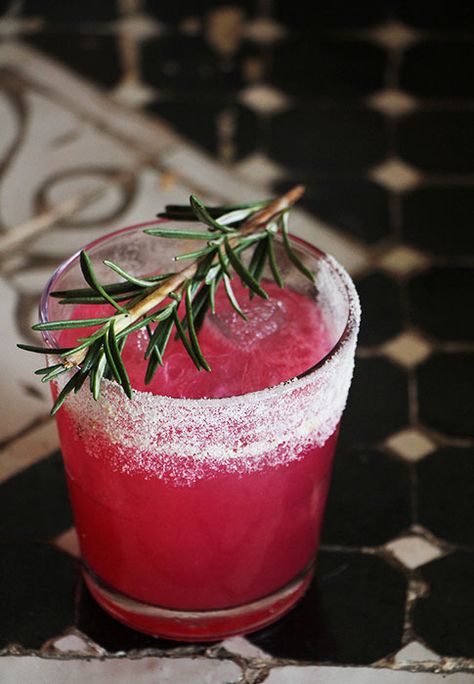 Banana, mezcal and grapefruit make for an irresistible combo in this prickly pear cocktail from Melrose Umbrella Co. in Los Angeles. Prickly Pear Cocktail, Pear Cocktail, Banana Cocktails, Banana Liqueur, Summer Cactus, Prickly Pear Margarita, Pear Cocktails, Mommy Juice, Pear Puree