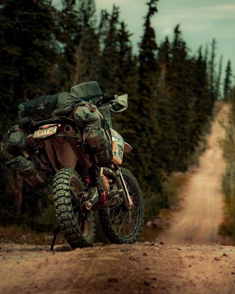 Adventure Motorcycle Camping, Adv Bikes, Adventure Bike Motorcycles, Motorcycle Adventure, Adventure Car, Adventure Motorcycle, Enduro Motorcycle, Motorcycle Photography, Motorcycle Camping