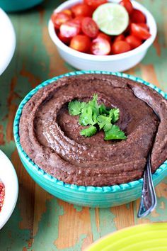 Slow Cooker Smoky Refried Black Beans + Self-Serve Tostadas from @ohmyveggies Beans For Burritos, Refried Black Beans Recipe, Refries Black Beans Recipe, Beans Recipe Crockpot, Slow Cooker Vegan, Refried Black Beans, Black Beans Recipe, Refried Bean, Summer Slow Cooker Recipes