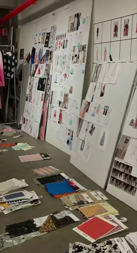 Esmod Paris, Fashion Dream Job, Fashion Designer Studio, Fashion Design Books, Fashion Jobs, Fashion Student, Fashion Design Sketchbook, Board Inspiration, Career Fashion