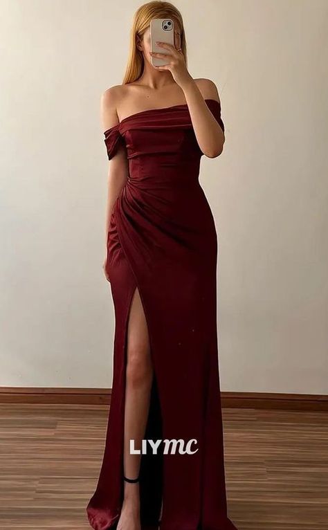 Long Wine Red Dress, Red Off The Shoulder Prom Dress, Dark Red Dresses Classy, Wine Red Prom Dress Long, Dark Red Dress Long Elegant, Long Dark Red Dress, Wine Long Dress, Prom Dresses Dark Red, Clothes Feminine