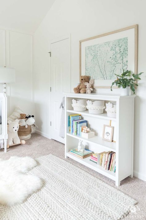 Baby Boy Nursery Room Ideas, Baby Room Boy, Gender Neutral Nursery Design, Nursery Design Neutral, Pinterest Baby, Nursery Bookshelf, Baby Room Neutral, Bookshelf Styling, Baby Room Design