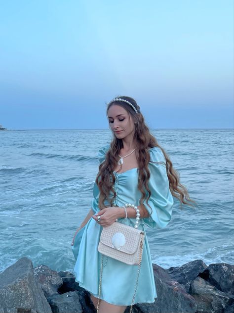 Siren Aesthetic Outfit Casual, Vanessa Aesthetic Little Mermaid, Sea Foam Outfit, Mystical Coquette, Mermaid Themed Outfit, Mermaid Clothes Aesthetic, Ariel Vanessa, Aquamarine Outfit, Sirencore Outfits