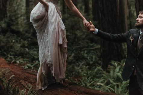 Redwoods Elopement, Northern California Elopement, Forest Theme Wedding, Wedding Theme Colors, Oregon Wedding, Seattle Wedding, Forest Wedding, Elopement Inspiration, Destination Elopement