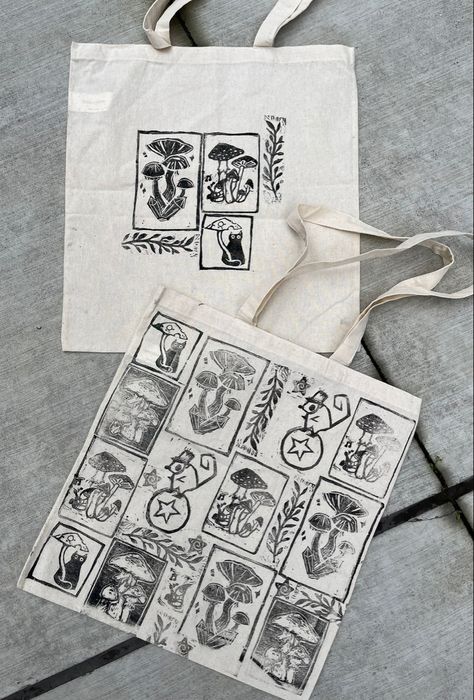 Ink Block Art, Diy Lino Stamp, Plant Lino Print, Ink Block Prints, Lino Block Print, Linoleum Stamp Ideas, Linocut Tote Bag, Lino Print Tote Bag, Block Print Tote Bag